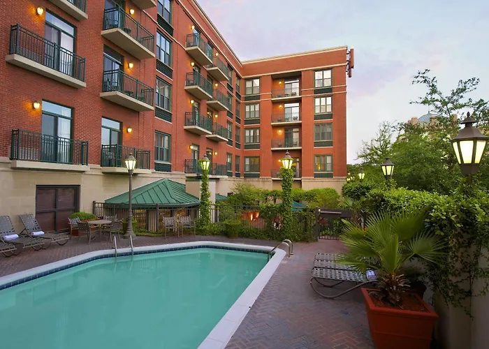 Courtyard By Marriott Savannah Downtown - Historic District